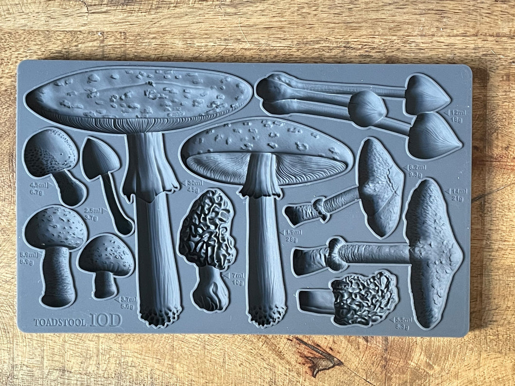 Toadstool IOD Decor Mould (6″X10″)