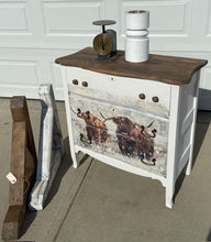Highland Cow Dressser