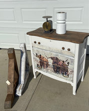 Highland Cow Dressser