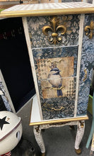 Mini Bird Dresser