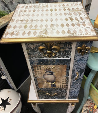Mini Bird Dresser