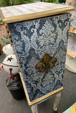 Mini Bird Dresser