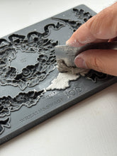 Wreath & Swags IOD Decor Mould (6″x10″)